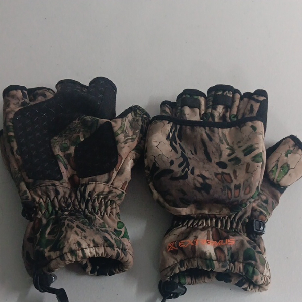 Camo Outdoor Gloves with Black and Green Accents